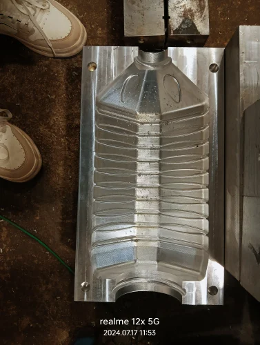 Plastic Blow Mould 5 litre image 2