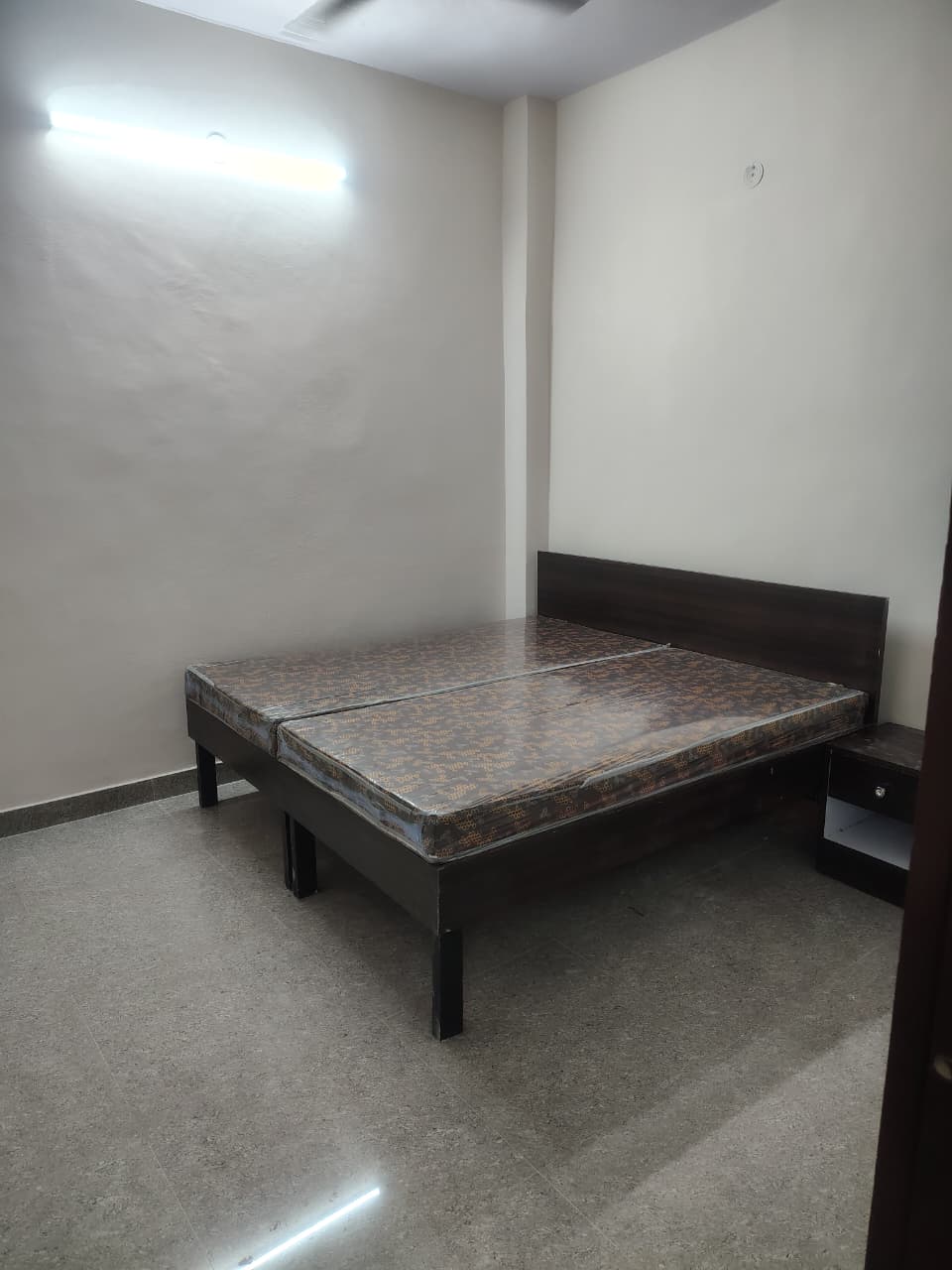 Fully Furnished 1 BHK Builder Floor for Rent in Sector 12, Noida image 3