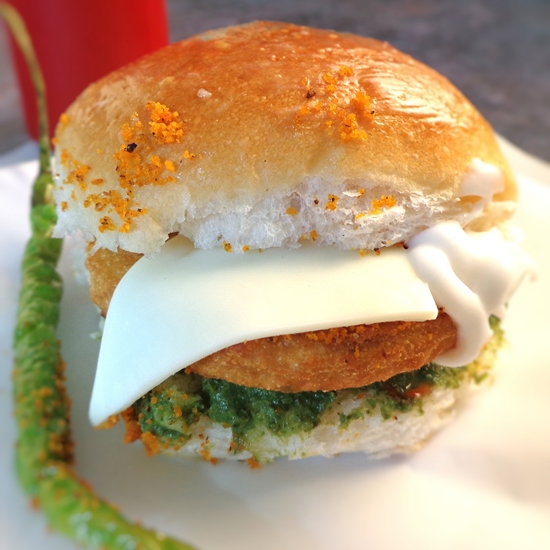 Cheese Vada Pav (1 Pc)